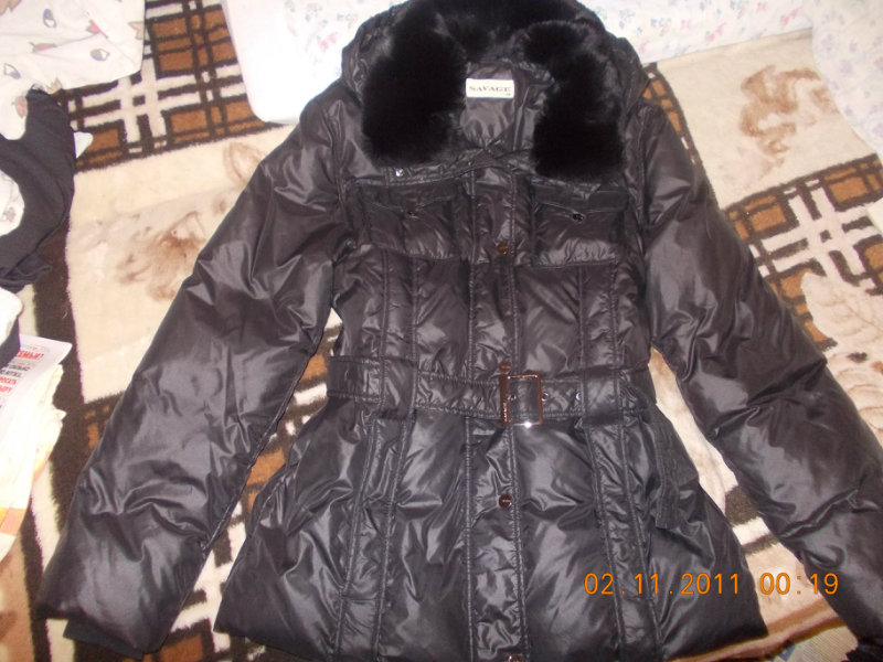 Продам: пуховую куртку(пуховик/зима)