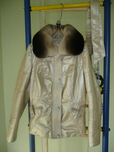 Продам: Куртка кожаная женская