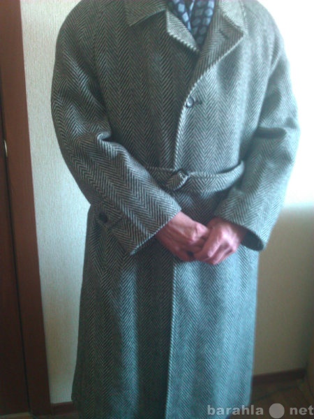 Продам: Шерстяное мужское пальто из твида