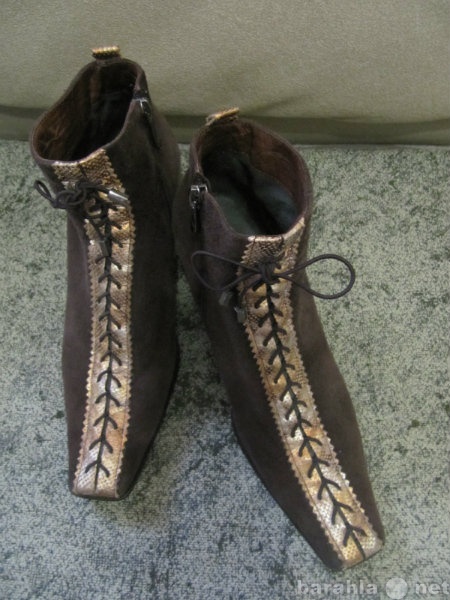 Продам: Замшевые ботинки коричневого цвета