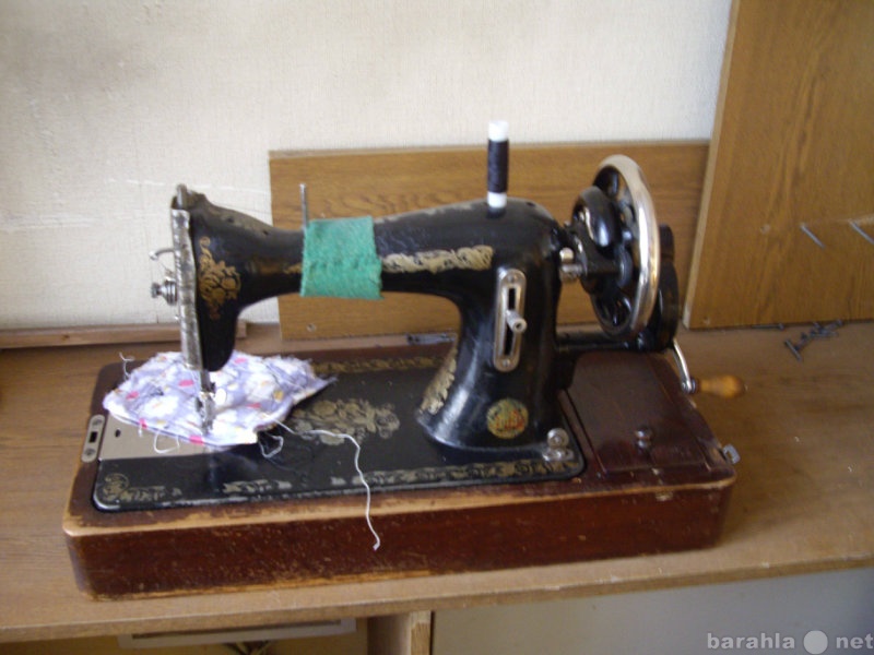 Продам: Продам швейную машинку