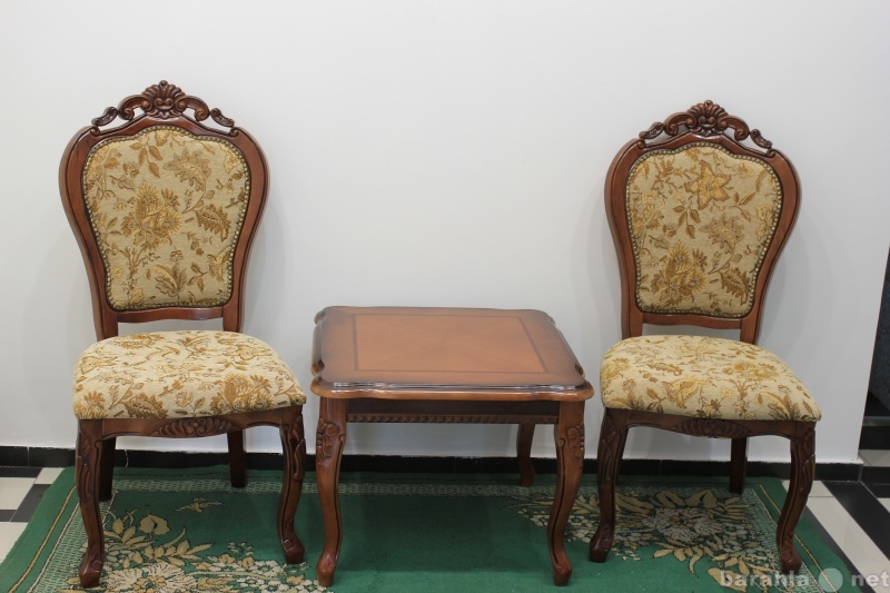 Продам: стулья и стол