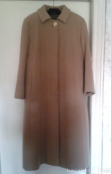 Продам: Демисезонное пальто, бежевое, размер 56.