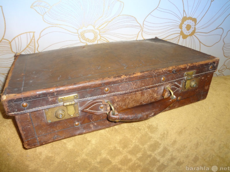 Продам: антиквариатный чемодан