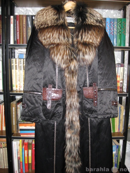 Продам: меховое пальто