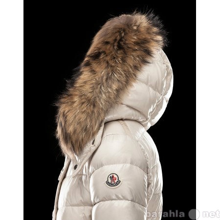 Продам: Moncler пуховик женский у с мехом