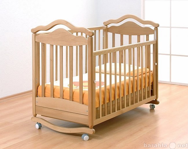 Продам: Детская деревянная кроватка Gandilyan