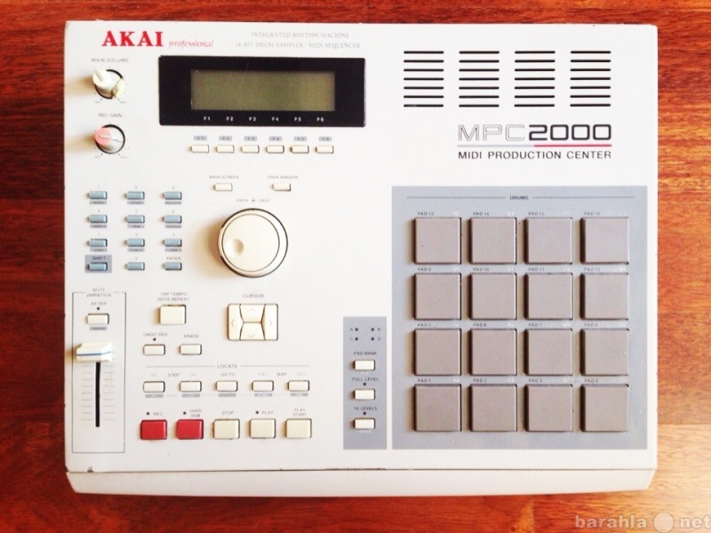 Продам: Семплер Akai MPC 2000