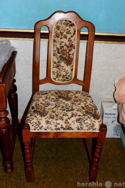 Продам: Антикварный стул