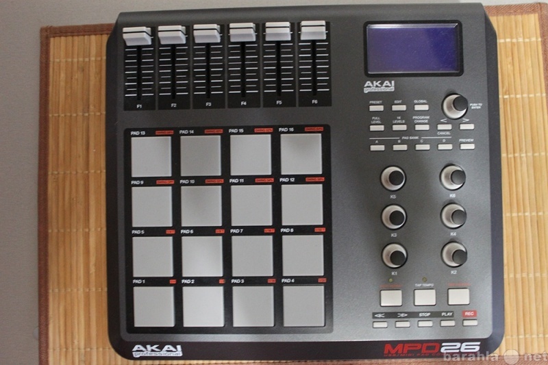 Продам: MIDI-контроллер AKAI MPD26