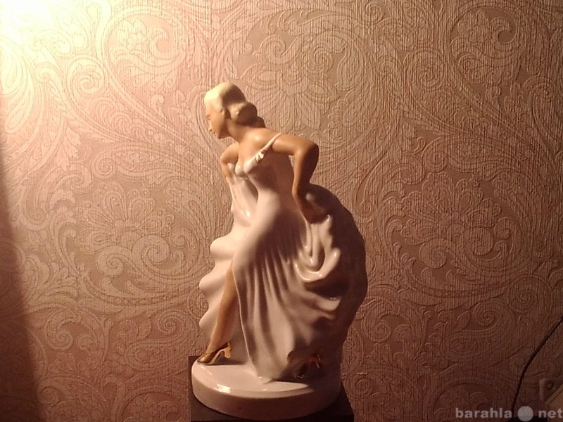 Продам: фарфоровая статуэтка Танцовщица