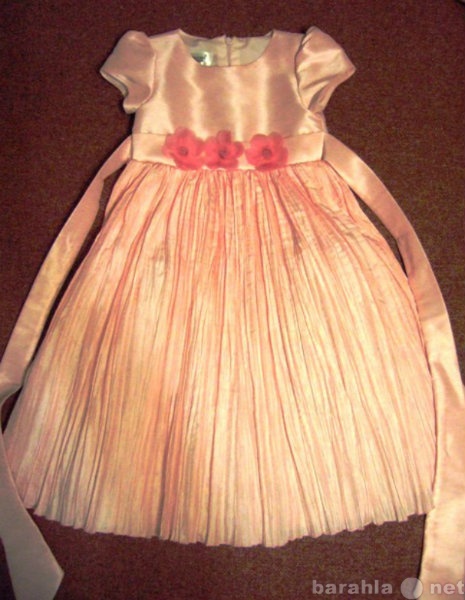 Продам: Платье на девочку 4-6 лет