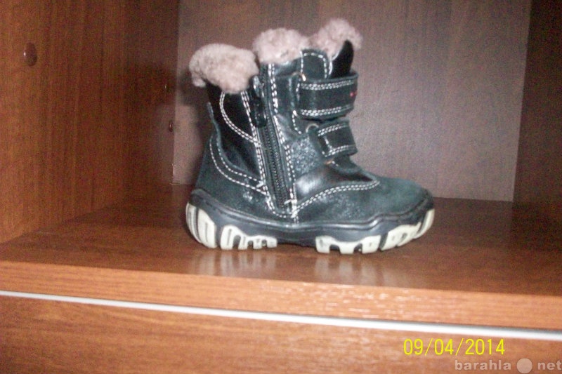 Продам: детские зимние меховые ботиночки