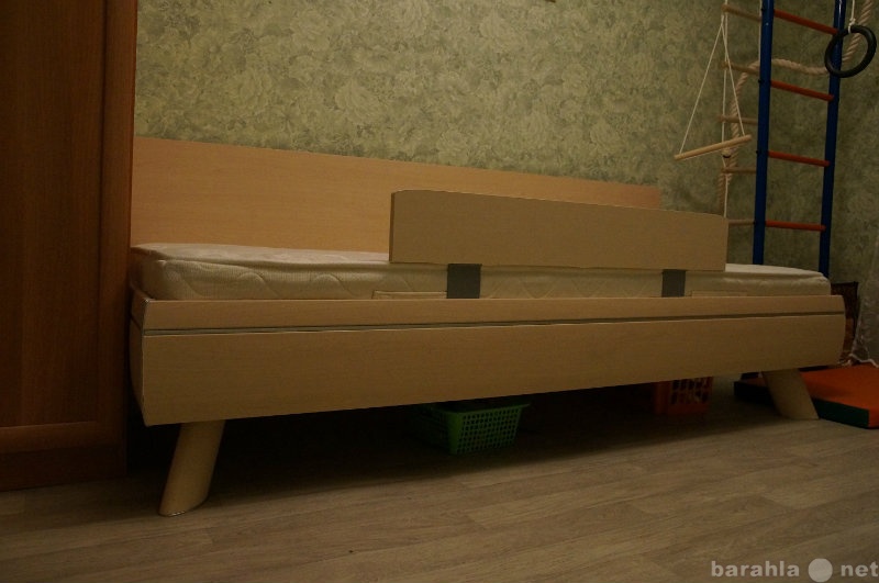 Продам: кровать односпальную