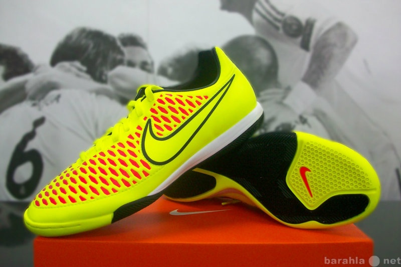 Продам: Обувь для зала Nike Magista Onda