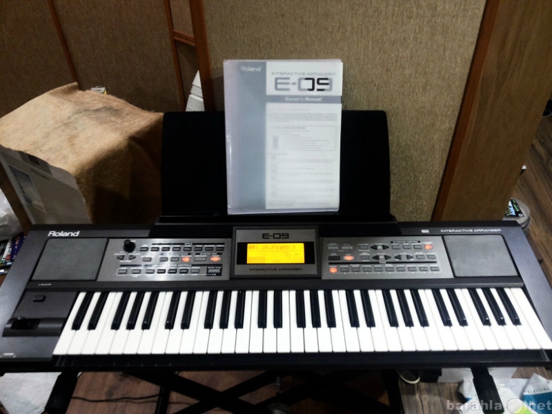 Продам: Синтезатор-автоаранжировщик Roland E09