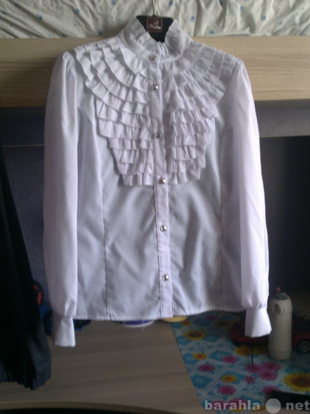 Продам: продам белые блузки