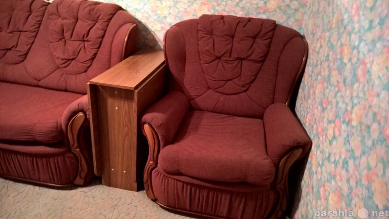 Продам: Угловой диван с креслом б/у