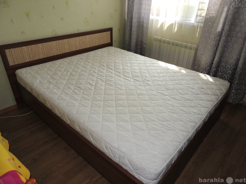 Продам: Кровать двухспальная 160*200