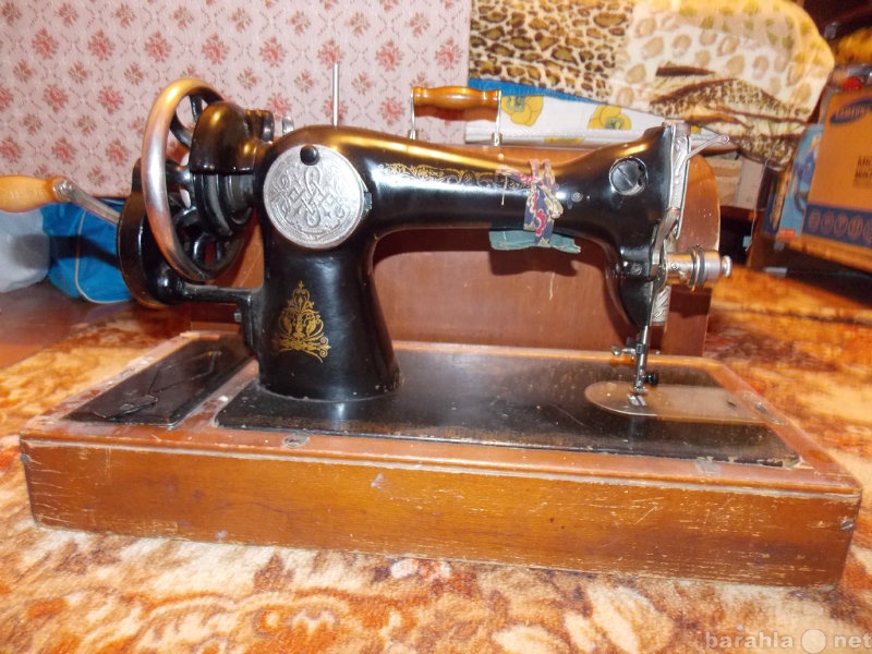 Продам: Швейная машинка старого образца