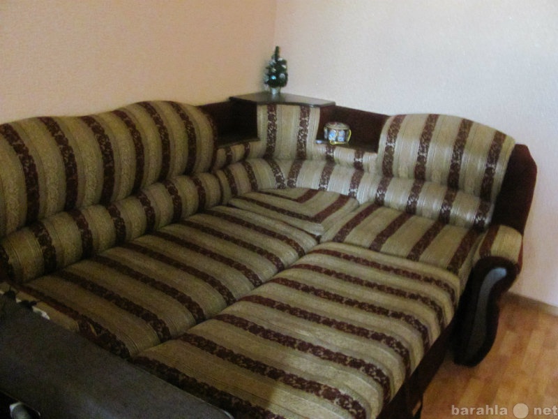 Продам: угловой диван-кровать б/у 3 года