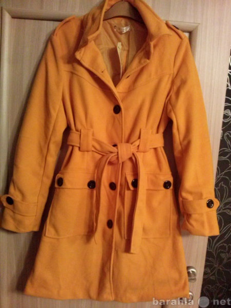 Продам: Пальто жёлтое