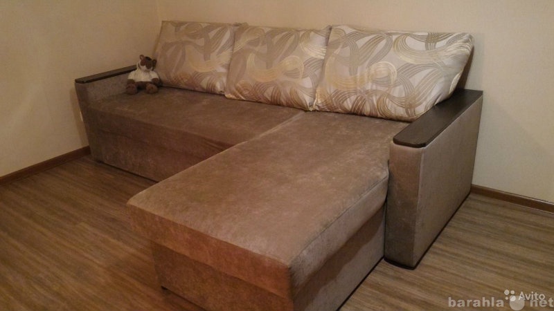 Продам: Раскладной диван с оттоманкой