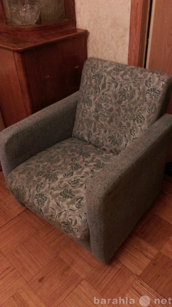 Продам: два мягких кресла