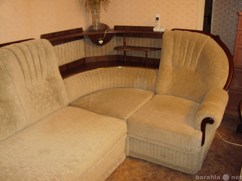 Продам: Угловой диван-кровать и ресло