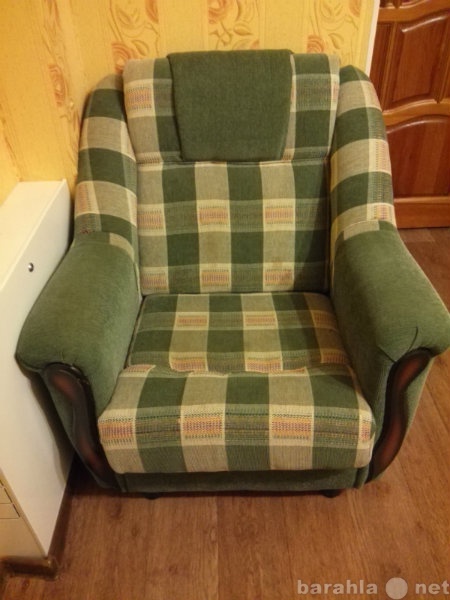 Продам: кресла 2 шт. + диван