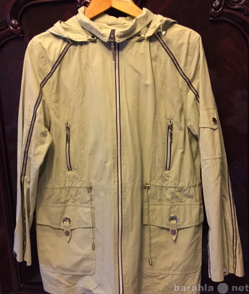 Продам: Куртка ветровка светло-оливкового цвета.