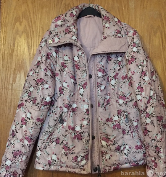 Продам: Куртка с цветочным принтом.