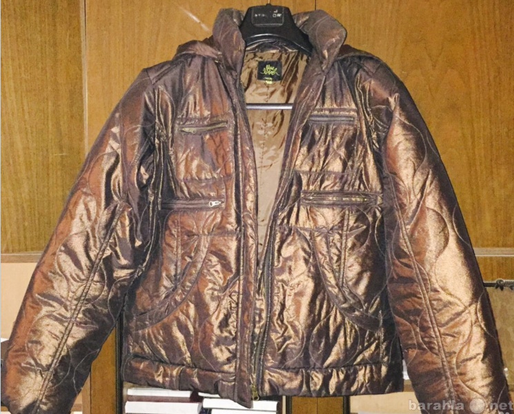 Продам: Куртка коричневая с золотым напылением.