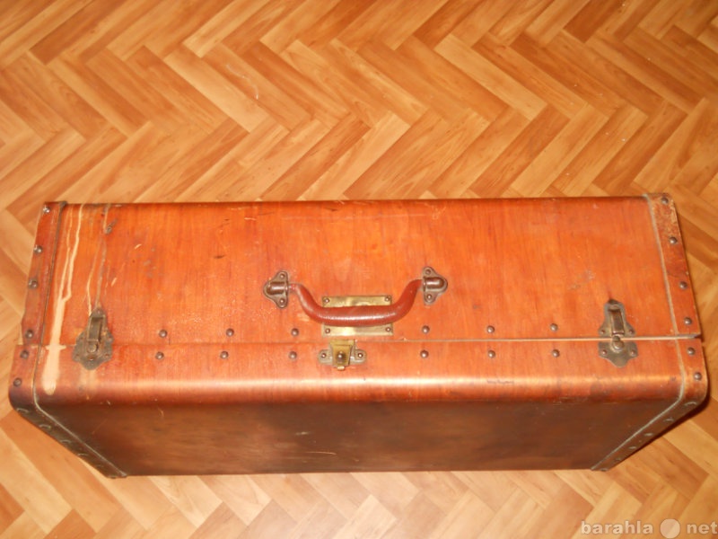 Продам: Антикварный деревянный чемодан конец XIX