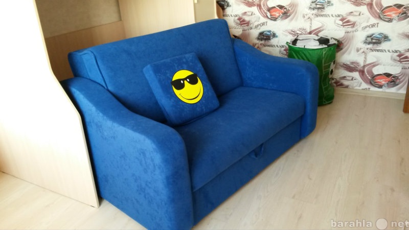 Продам: Новый диван, синий однотонный