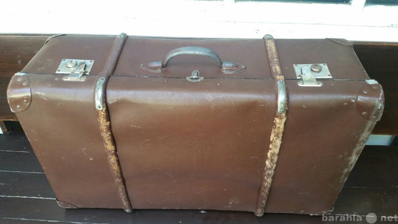 Продам: Старый чемодан