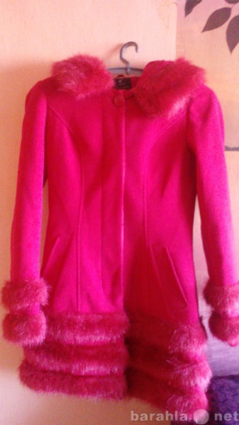 Продам: Пальто женское (красное)