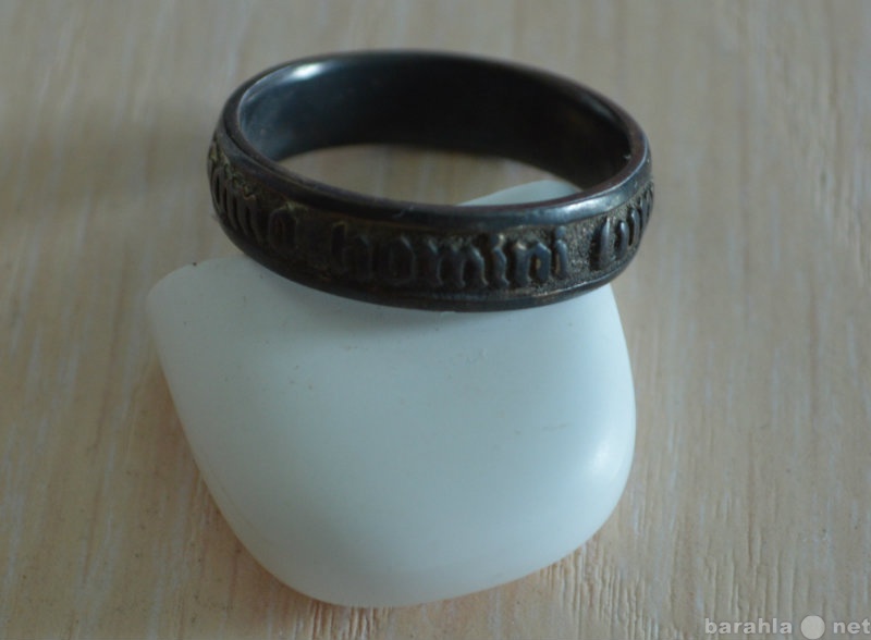 Продам: Мужское серебряное кольцо с гравировкой