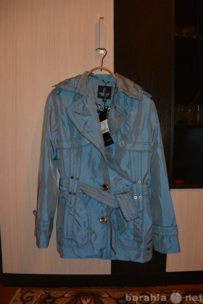 Продам: Куртка-ветровка женская