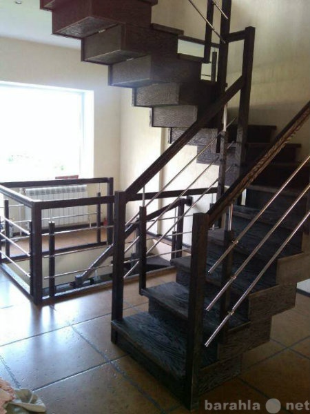 Предложение: Деревянная лестница на второй этаж